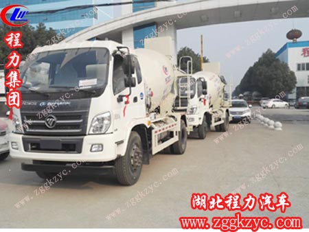 程力專用汽車股份有限公司的福田瑞沃四方攪拌車準備整裝待發 程力專用汽車股份有限公司的福田瑞沃四方攪拌車準備整裝待發