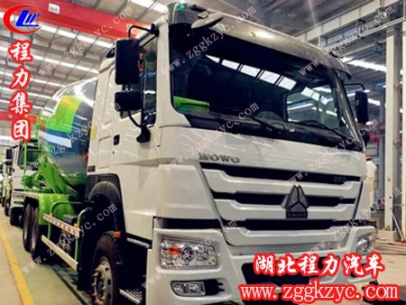 程力重工股份有限公司精心打造國內外新一線專汽高端品牌,企業(yè)定位于發(fā)展成為國內高端專用汽車制造商 程力重工股份有限公司精心打造國內外新一線專汽高端品牌,企業(yè)定位于發(fā)展成為國內高端專用汽車制造商